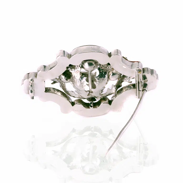 Antique Scottish agate brooch