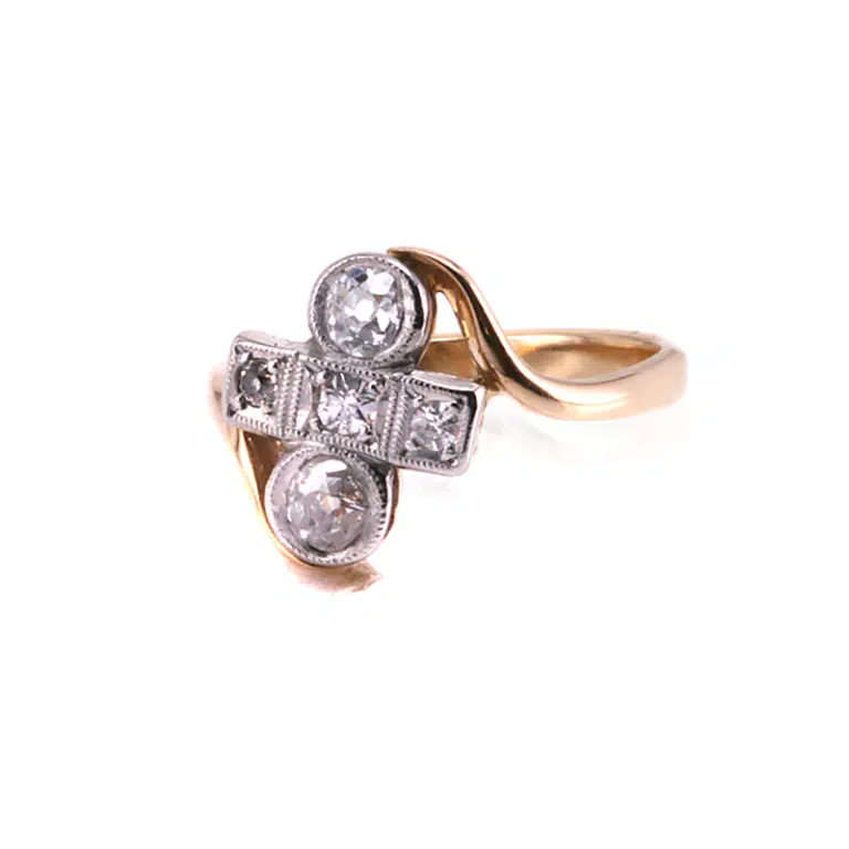 Beautiful Art Deco diamond ring
