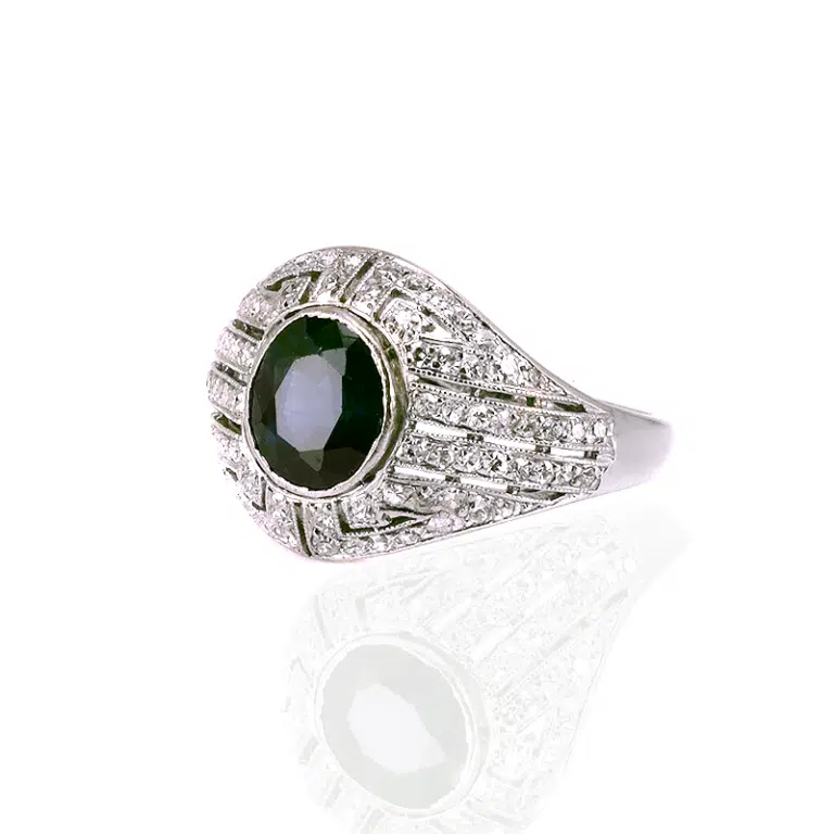 Spectacular Art Deco sapphire and diamond ring from the 1920s
